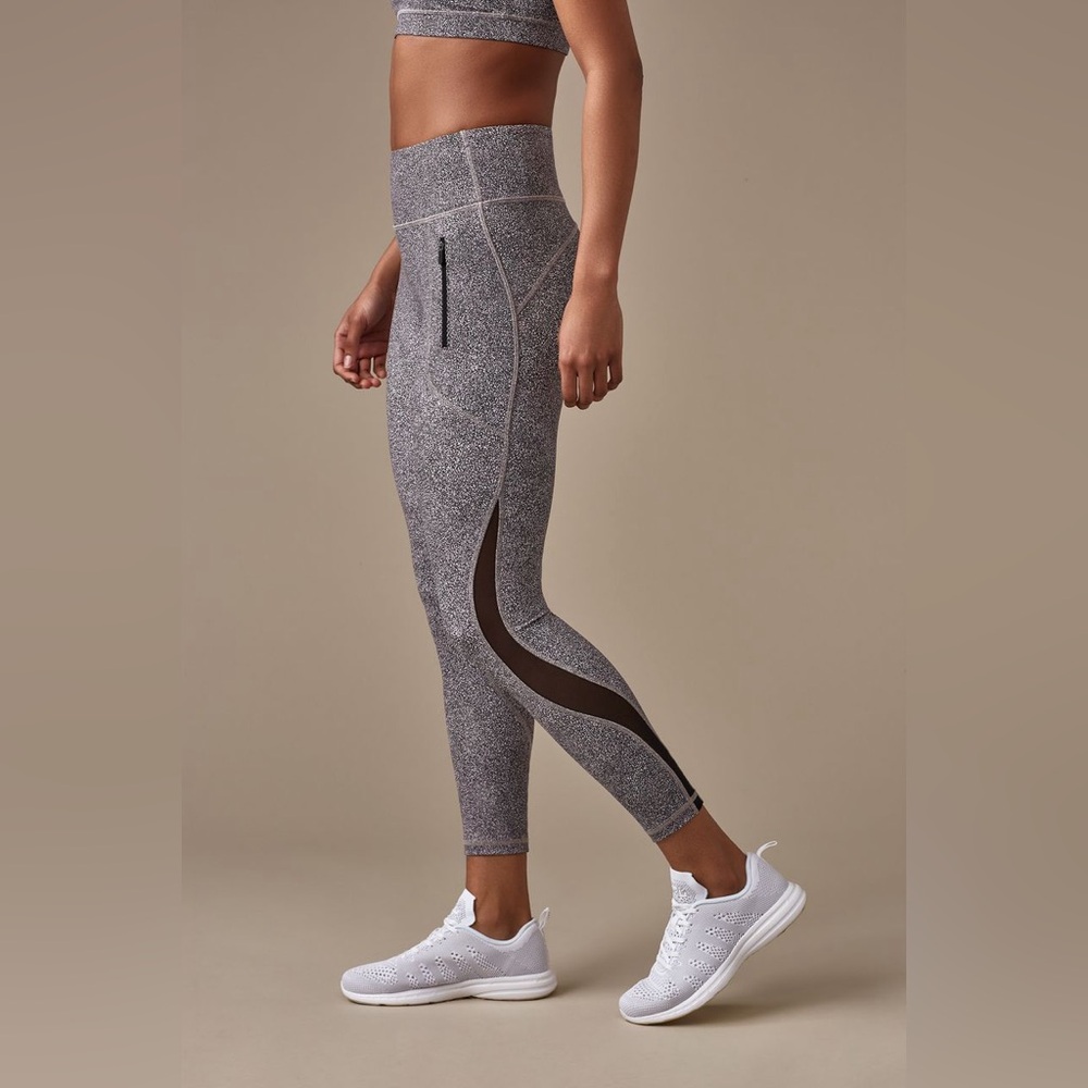 Lululemon Invigorate 7/8 Tight (25")